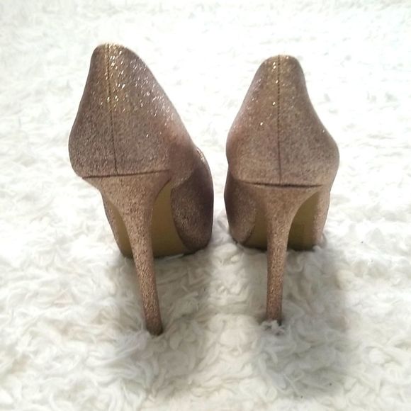 Steve Madden Gold Glitter Platform Pumps Sz 8 - Picture 4 of 7